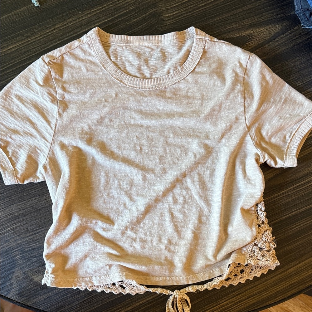 Aerie Cream Lace Hem Short Sleeve Tee